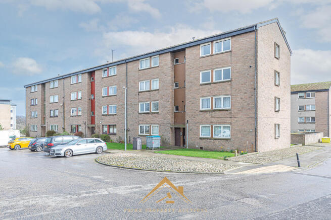 2 bed property, in 118 Pennan Road, £60,000