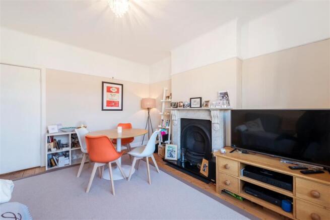 1 bed property, in Hartington Road, £375,000
