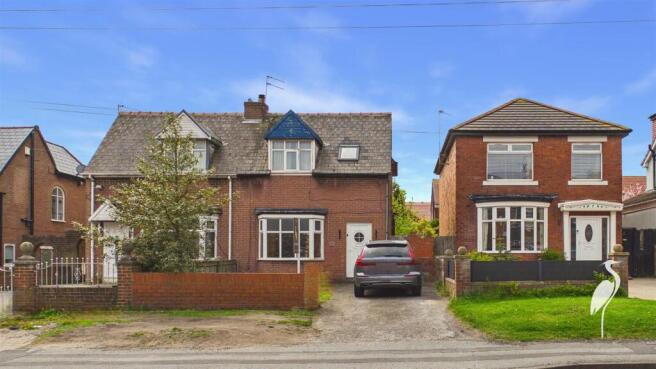 2 bed property, in Warwick Terrace West, £135,000