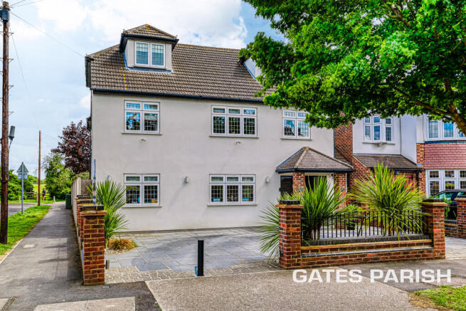 6 bed property, in Cranston Park Avenue, £1,500,000