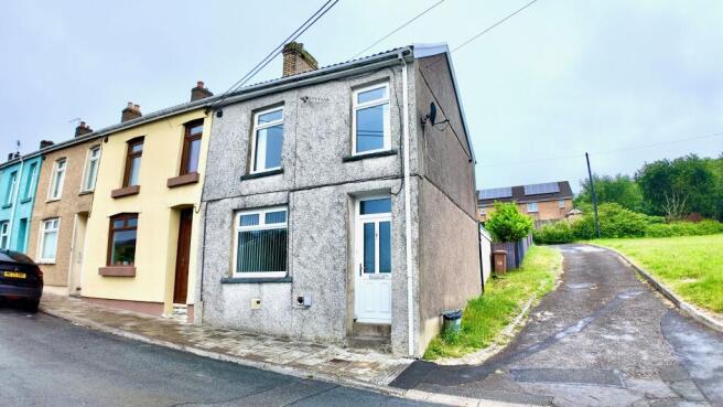 3 bed property, in Edward Street, £130,000