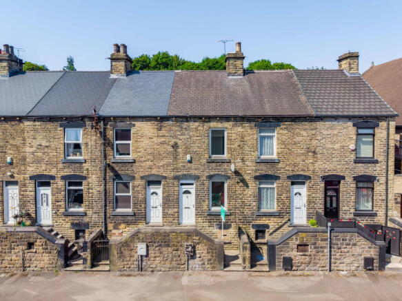 3 bed property, in Honeywell Street, £160,000