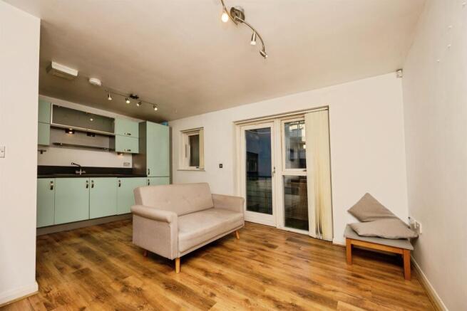 1 bed property, in Arthur Place, £110,000