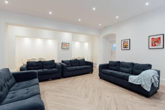 11 bed property, in Lindum Road, £490,000