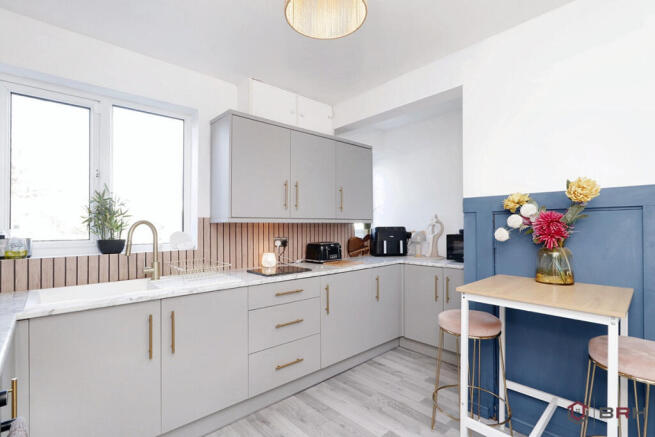 3 bed property, in Markham Road, £138,000