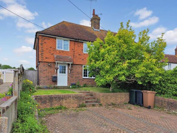 3 bed property, in Thornden Lane, £400,000