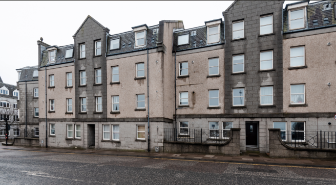 2 bed property, in Gallowgate, £90,000
