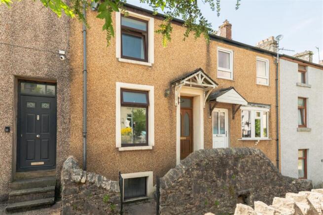 3 bed property, in Fell Croft, £160,000
