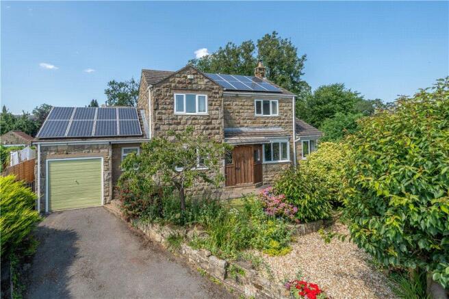 3 bed property, in Hazel Close, £435,000