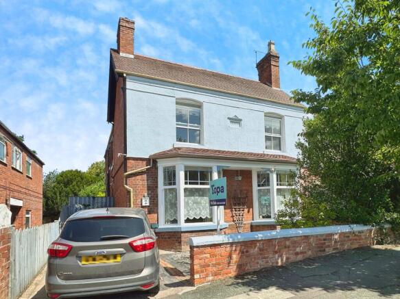 4 bed property, in Copthorne Road, £450,000