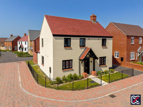3 bed property, in Lamport Green, £425,000