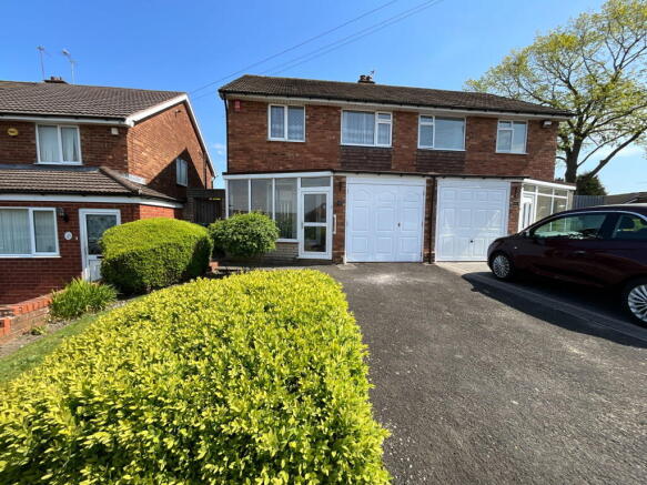 3 bed property, in Halesowen, £260,000