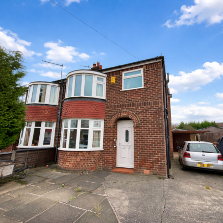 3 bed property, in Rosslyn Road, £295,000