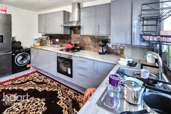 3 bed property, in Ainsdale Road, £350,000