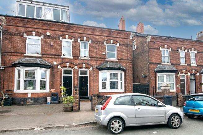 7 bed property, in Summerfield Crescent, £555,000