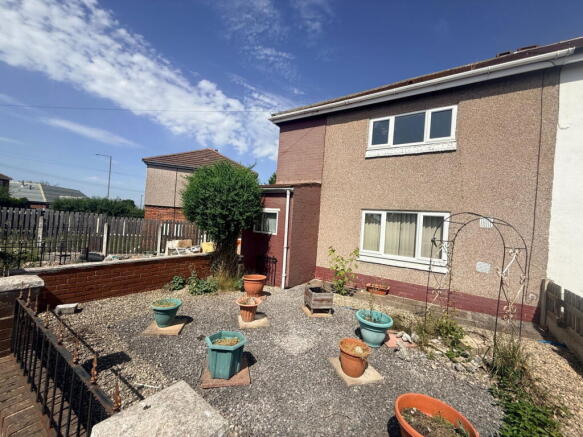 3 bed property, in St. Helens Avenue, £150,000