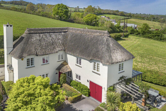 5 bed property, in Radford Grange, £795,000