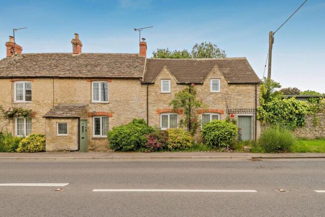 3 bed property, in London Road, £480,000
