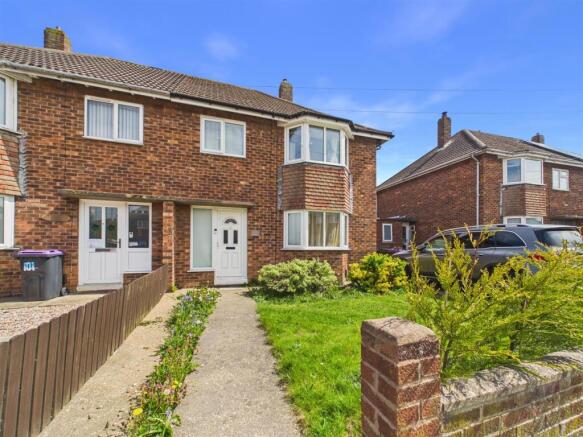 3 bed property, in St. Bernards Avenue, £200,000