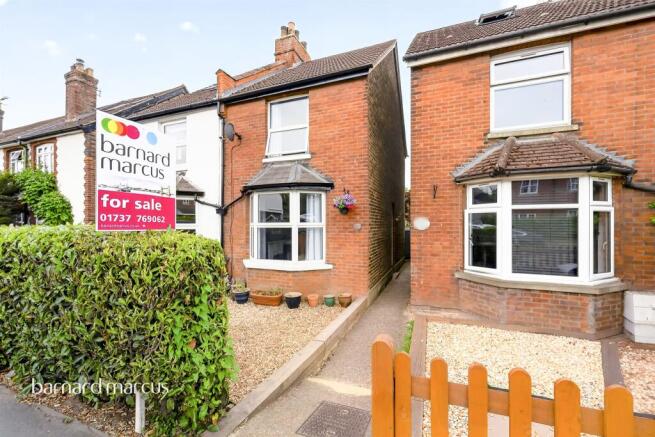 2 bed property, in Horley Road, £400,000