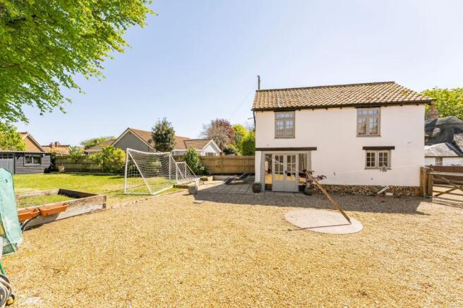 4 bed property, in Watton Road, £425,000