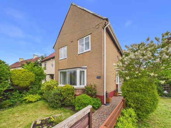 3 bed property, in 25 Marwood Drive, £205,000