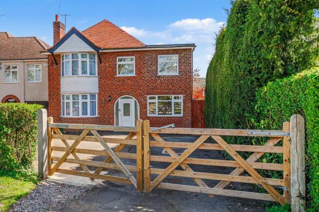 4 bed property, in London Road, £650,000