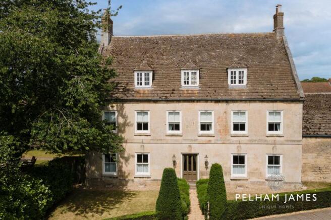7 bed property, in Main Road, £1,250,000
