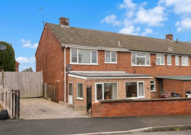 2 bed property, in Springvale Close, £140,000