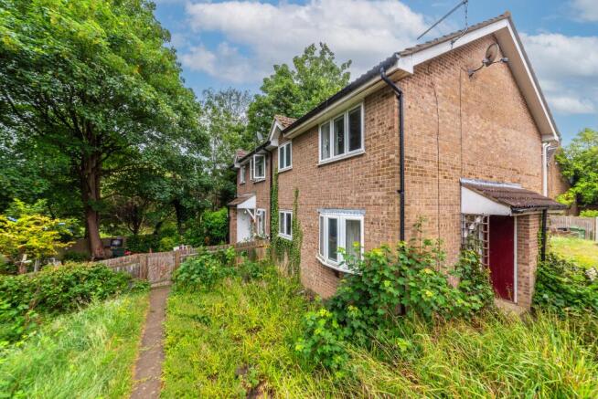 1 bed property, in Sheridan Close, £120,000
