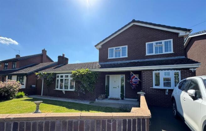 4 bed property, in Back Lane, £475,000