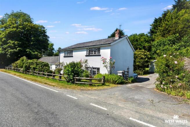 6 bed property, in Stoneyford, £550,000