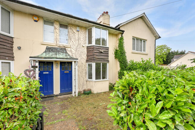 2 bed property, in Mott Street, £340,000