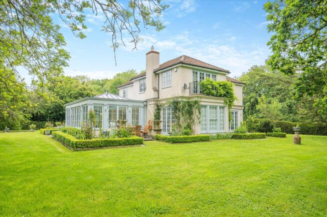 6 bed property, in Bishops Down, £1,500,000