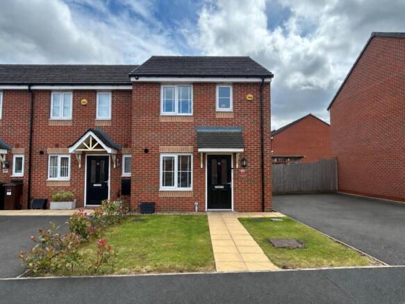 3 bed property, in Jennie Lee Avenue, £250,000
