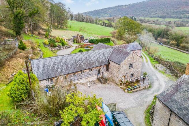 5 bed property, in Sun Bank, £799,950