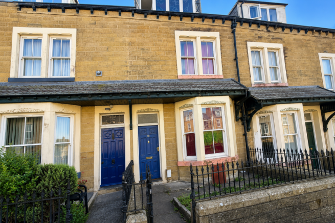 4 bed property, in Lomeshaye Road, £145,000