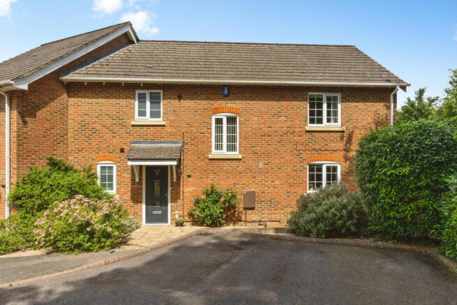 3 bed property, in House Meadow, £395,000