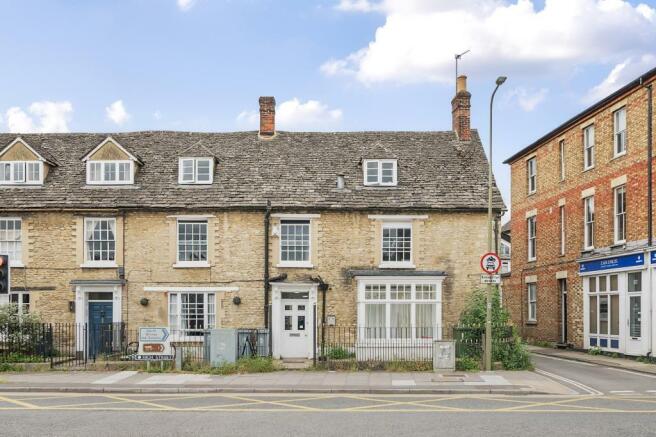 6 bed property, in High Street, £950,000