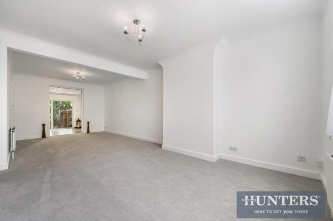 4 bed property, in Chatsworth Crescent, £700,000