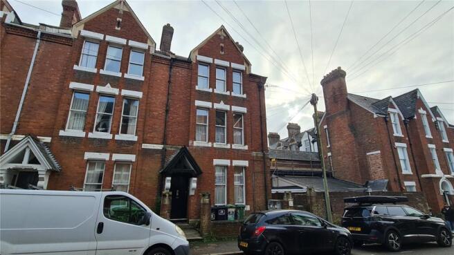 3 bed property, in Richmond Road, £450,000