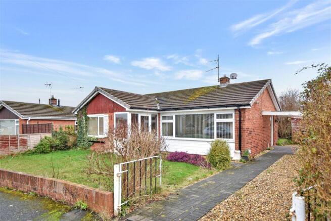 3 bed property, in Pembroke Road, £250,000