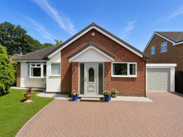 4 bed property, in Malthouse Lane, £700,000