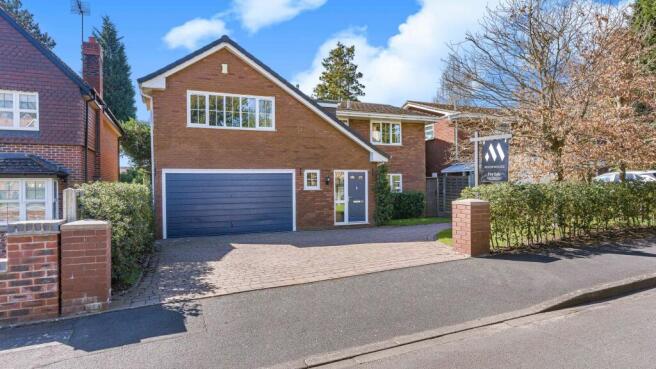 5 bed property, in Highbury Road, £875,000