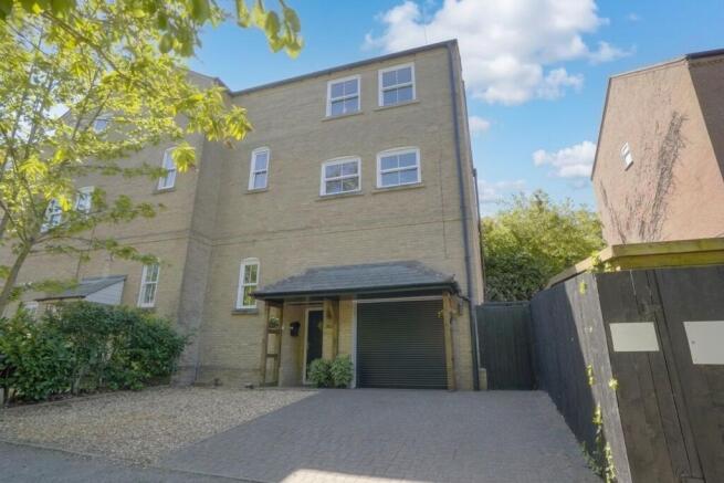 3 bed property, in The Pits, £435,000