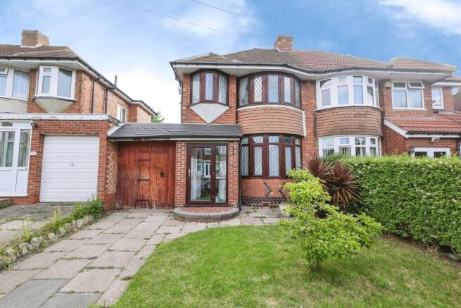 3 bed property, in Harvard Road, £110,000