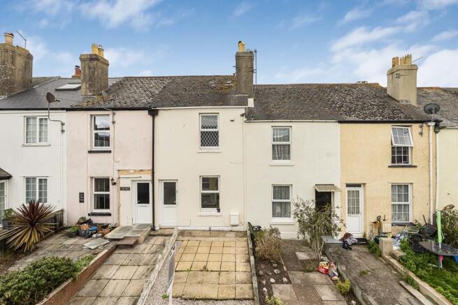 2 bed property, in Daimonds Lane, £215,000