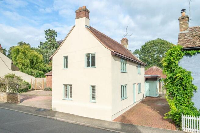 2 bed property, in Stretham, £495,000