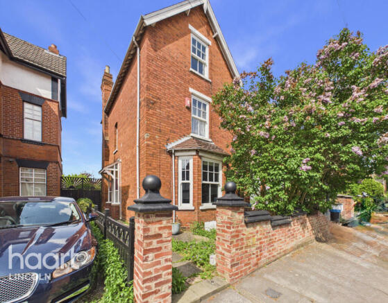 4 bed property, in Colegrave Street, £240,000