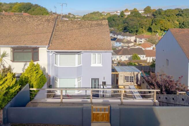 4 bed property, in The Reeves Road, £350,000